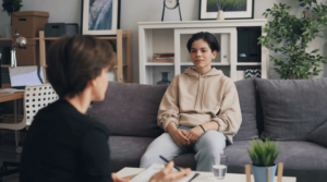teen meeting with teen therapist in thousand oaks